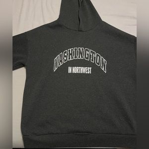 Graphic Pull-Over